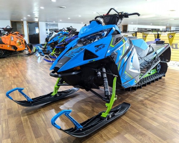 New 2024 Arctic Cat® M 8000 Mountain Cat Alpha One 154/3.00″ Push