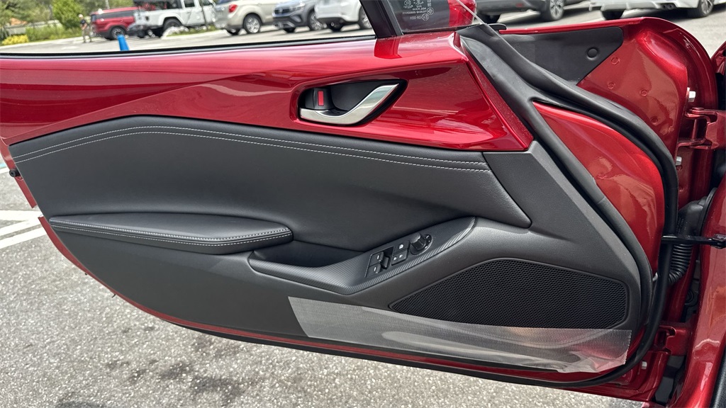 2025 Mazda MX-5 Miata Miata RF Grand Touring photo 38