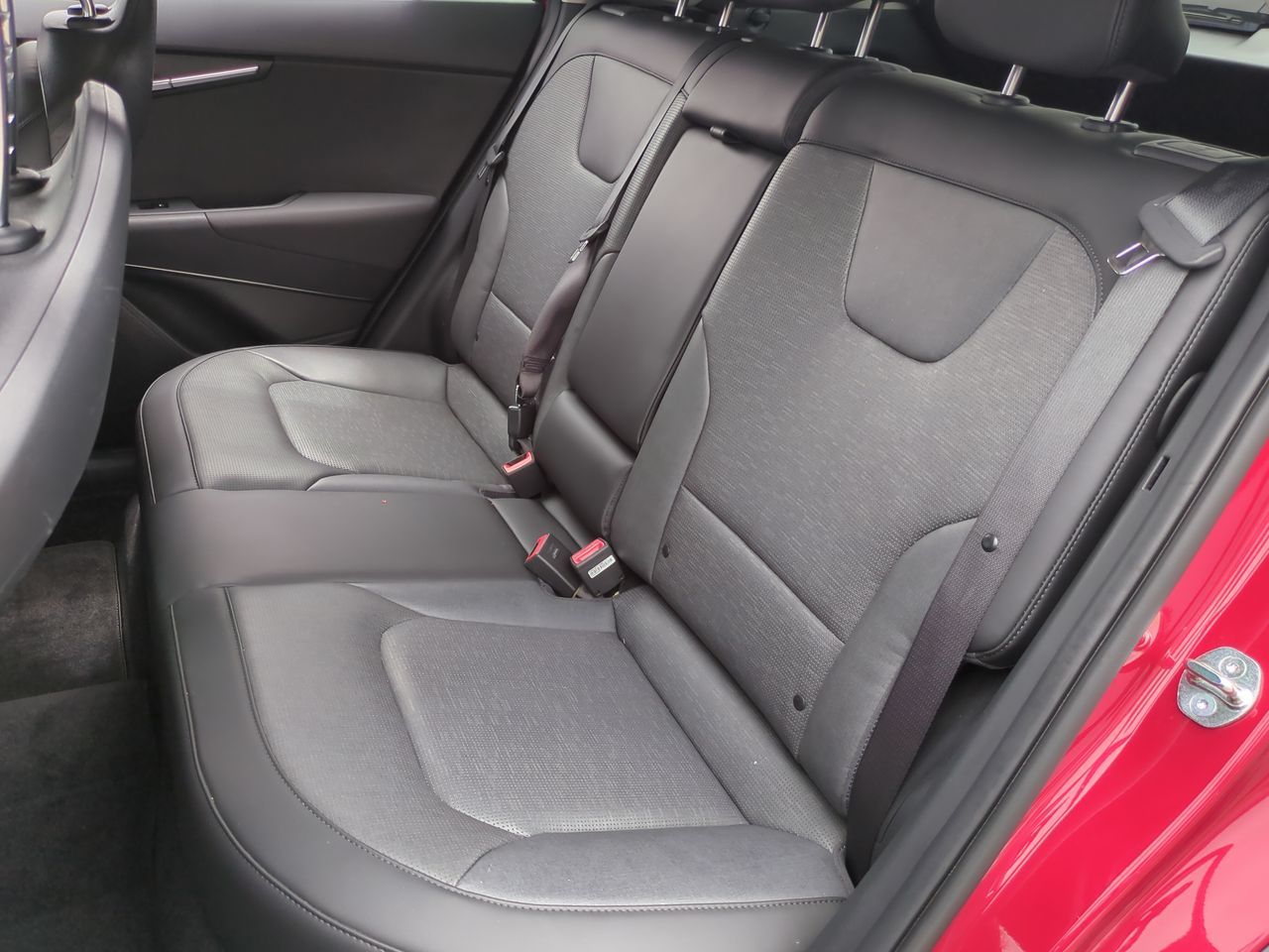 2024 Kia Niro Plug-In Hybrid SX photo 18
