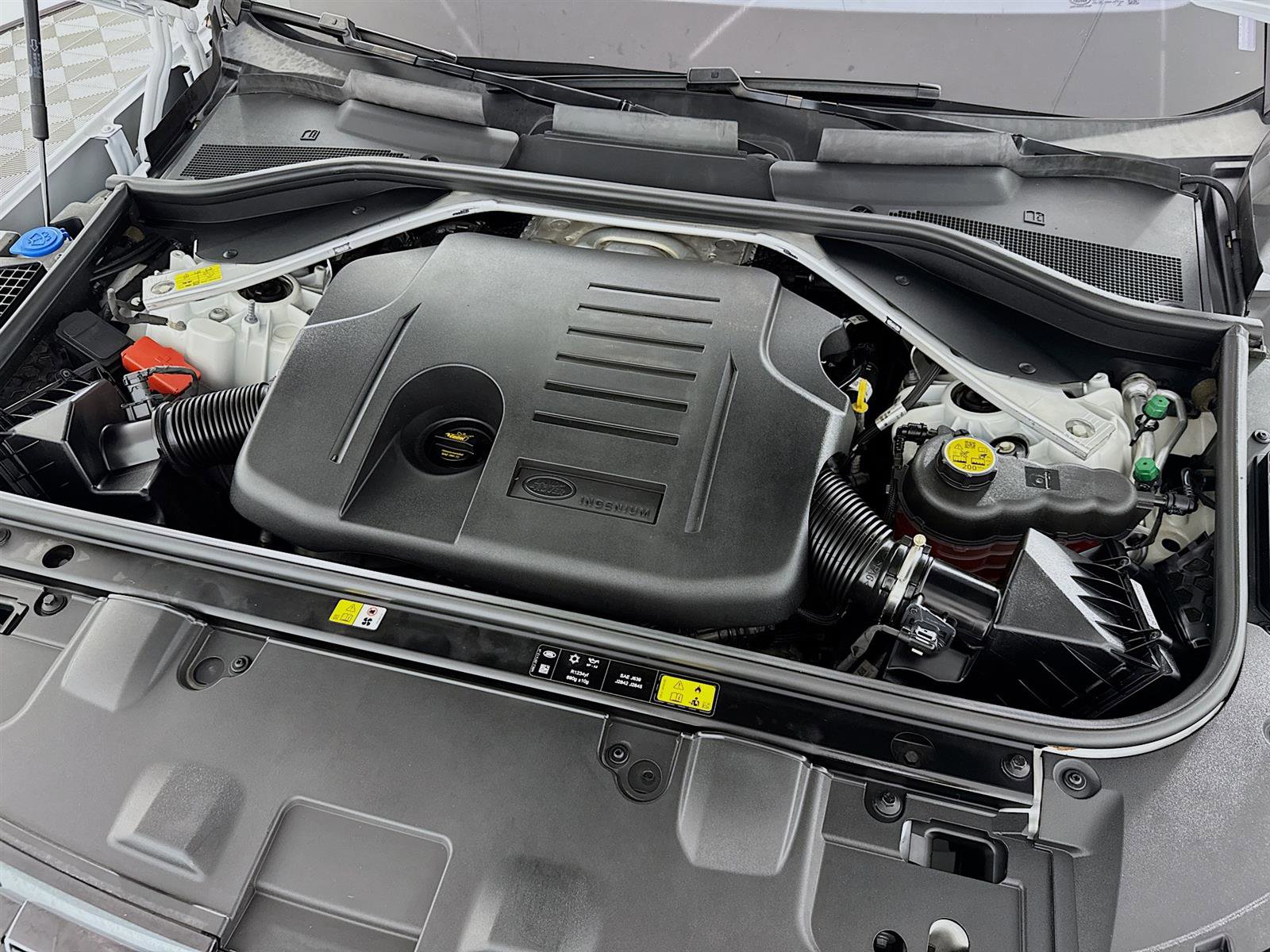 2023 Land Rover Range Rover SE photo 26