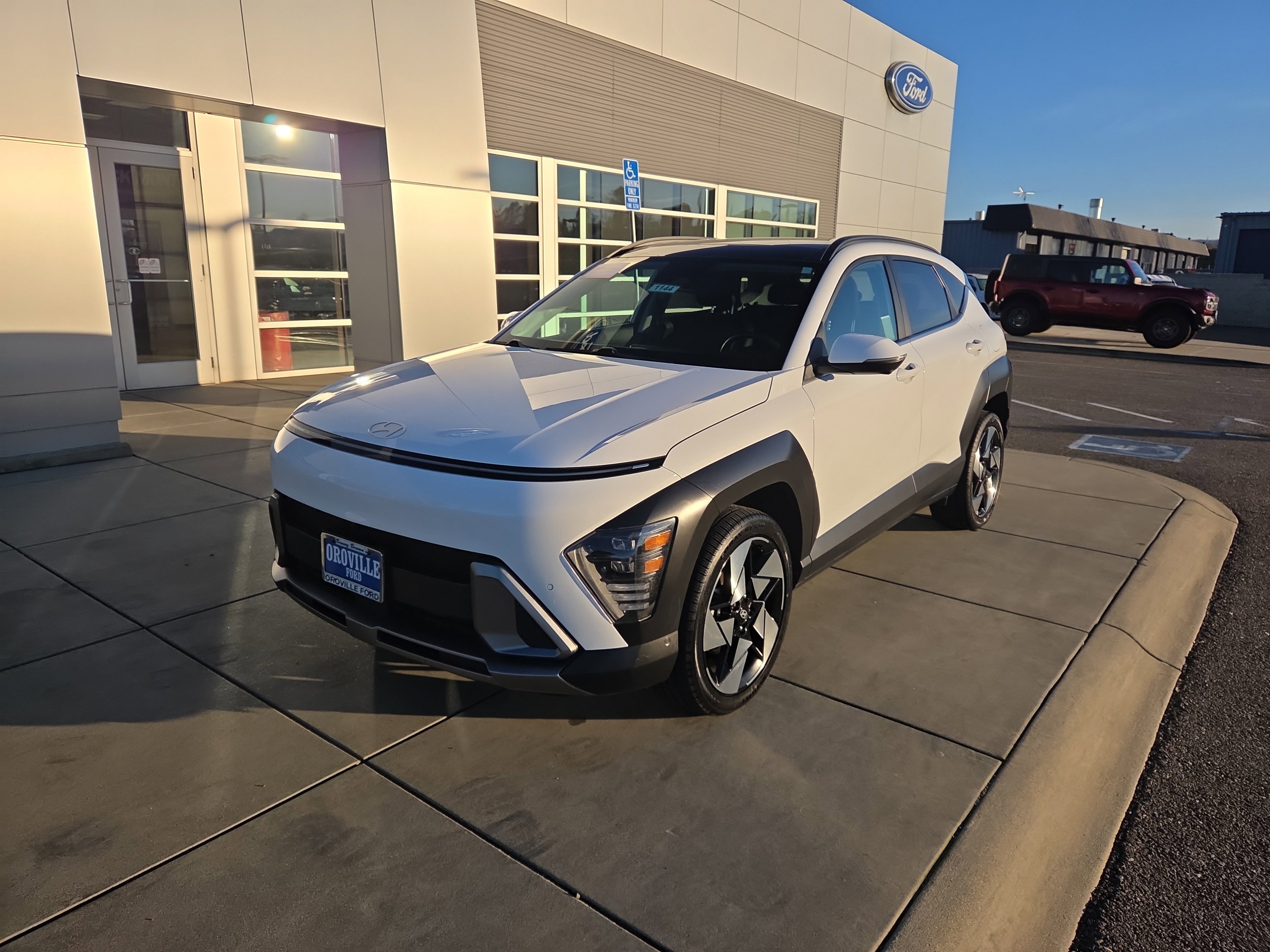 2024 Hyundai Kona Limited's photo