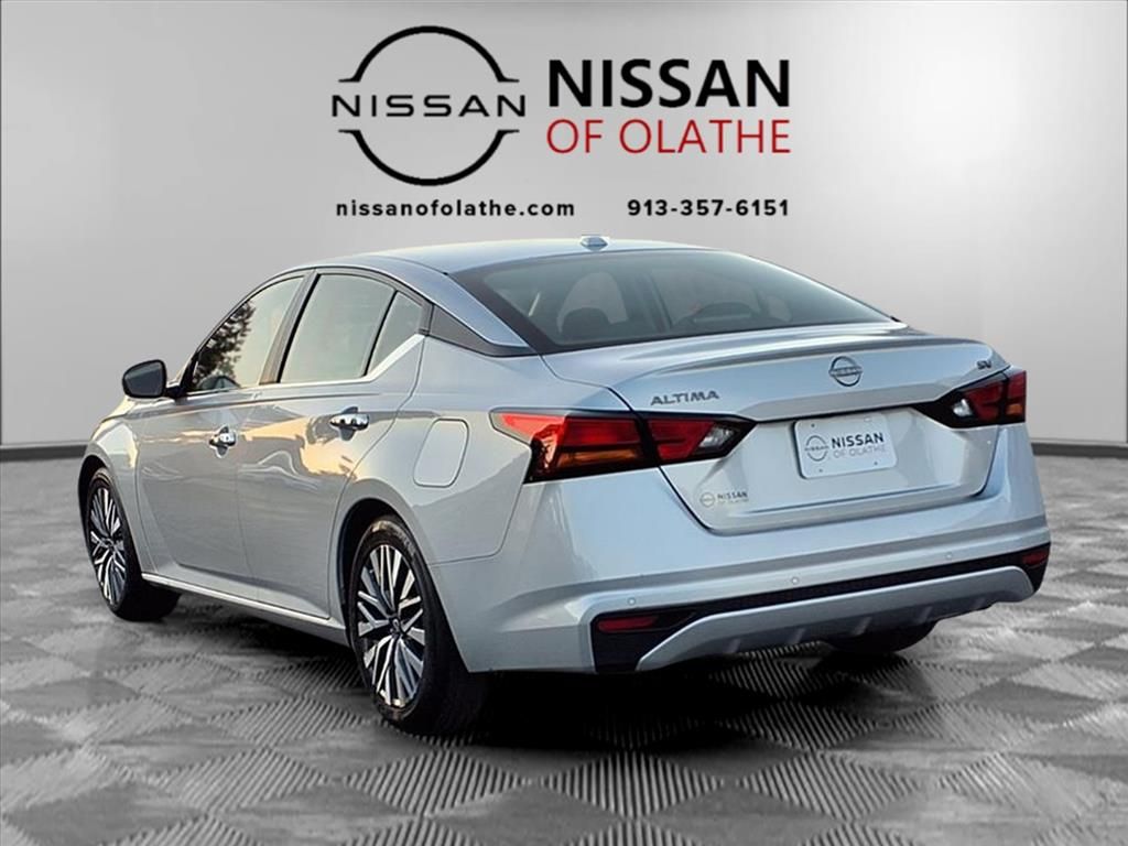 2024 Nissan Altima 2.5 SV photo 3
