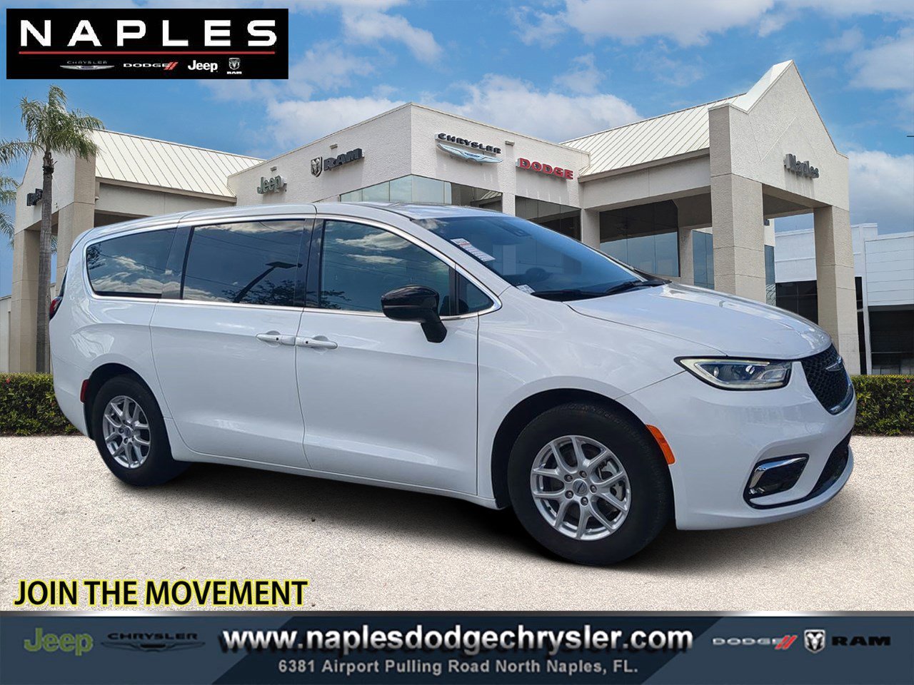 2025 Chrysler Pacifica Select's photo