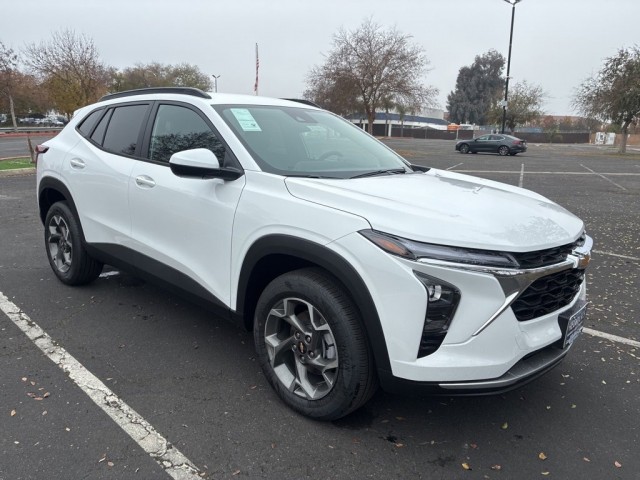 2026 Chevrolet Trax LT's photo