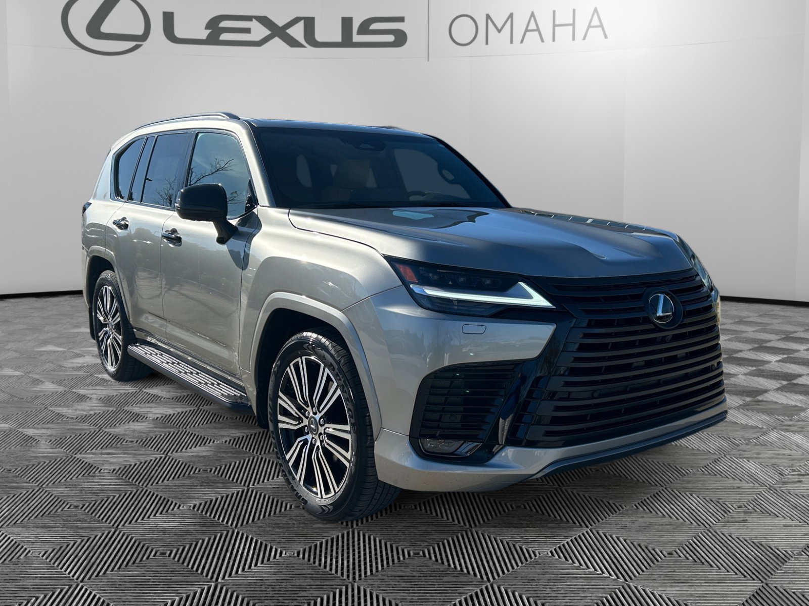 2025 Lexus LX Luxury's photo
