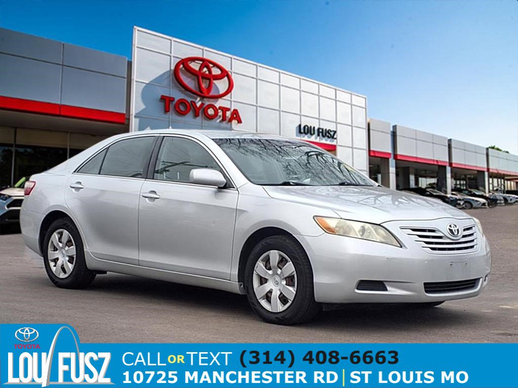 2009 Toyota Camry LE's photo