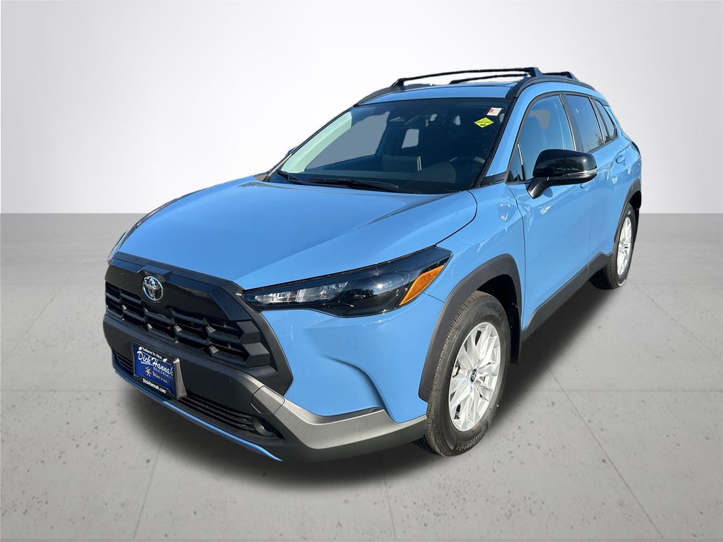 2026 Toyota Corolla Cross LE photo 2