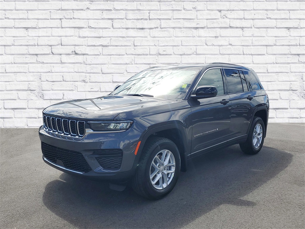 2025 Jeep Grand Cherokee Laredo X photo 4