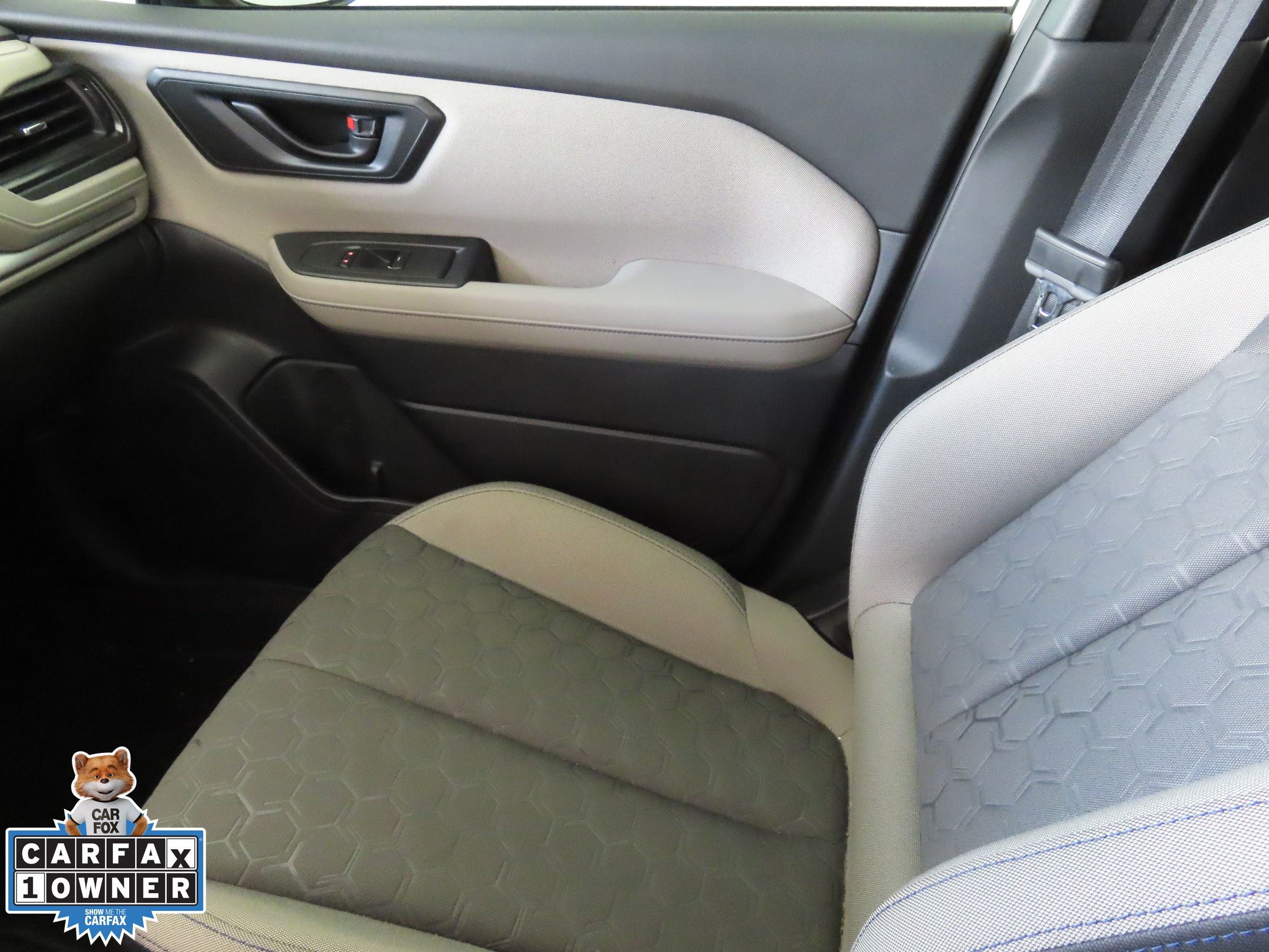2025 Subaru Forester Base photo 18