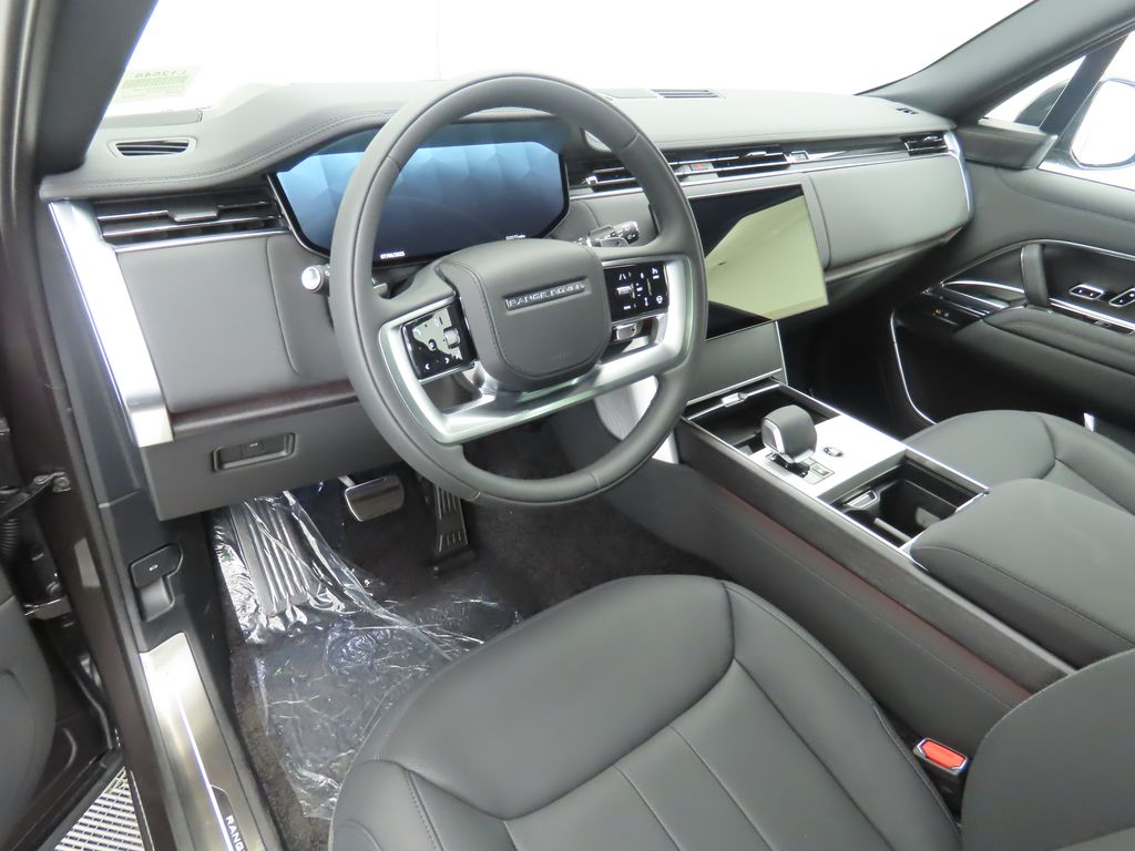 2025 Land Rover Range Rover SE photo 10