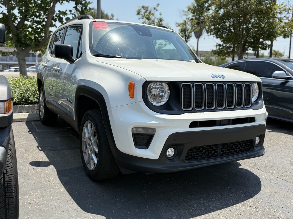 Used 2022 White Jeep Latitude image 1