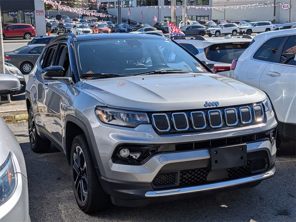 2022 Jeep Compass Limited photo 2