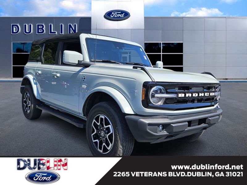2024 Ford Bronco 4-Door Outer Banks's photo