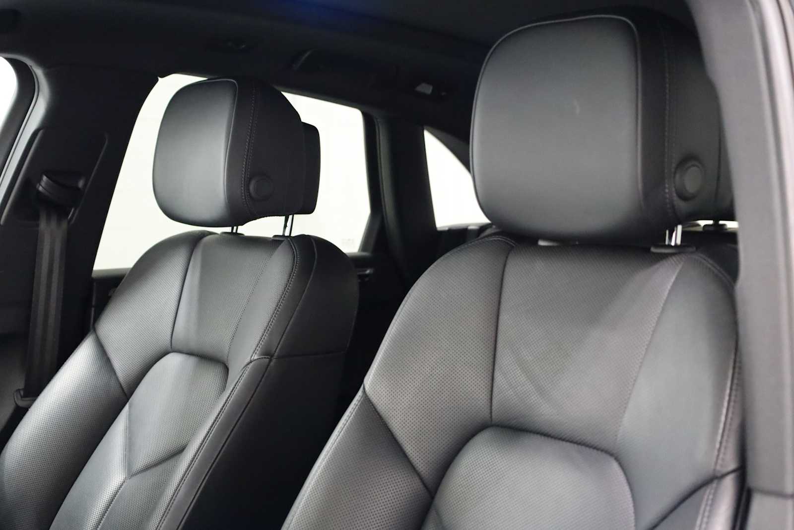 2018 Porsche Macan photo 17