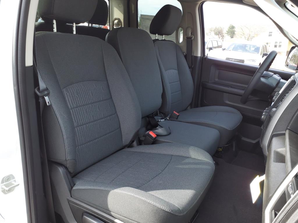 2024 Ram 1500 Classic Tradesman photo 4