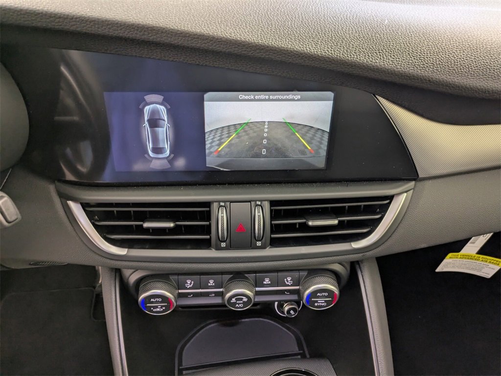 2025 Alfa Romeo Giulia Base photo 21