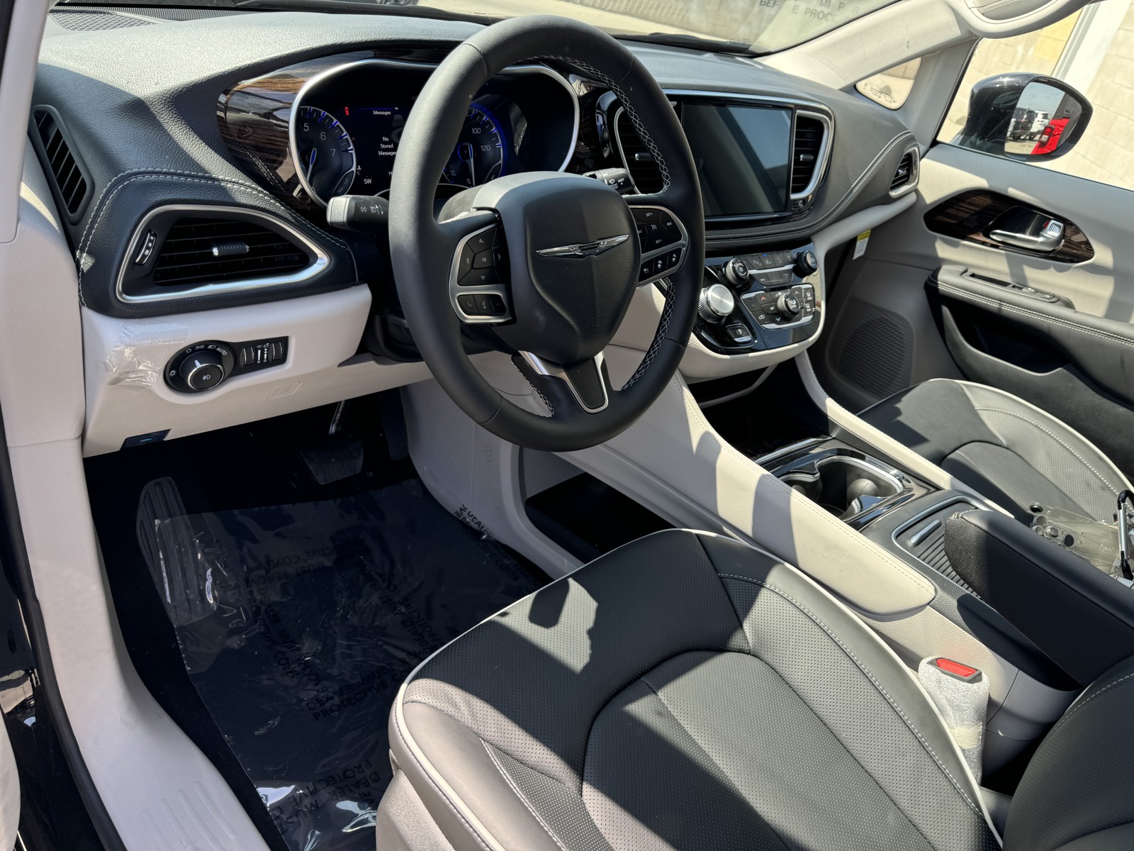 2024 Chrysler Pacifica Limited photo 12