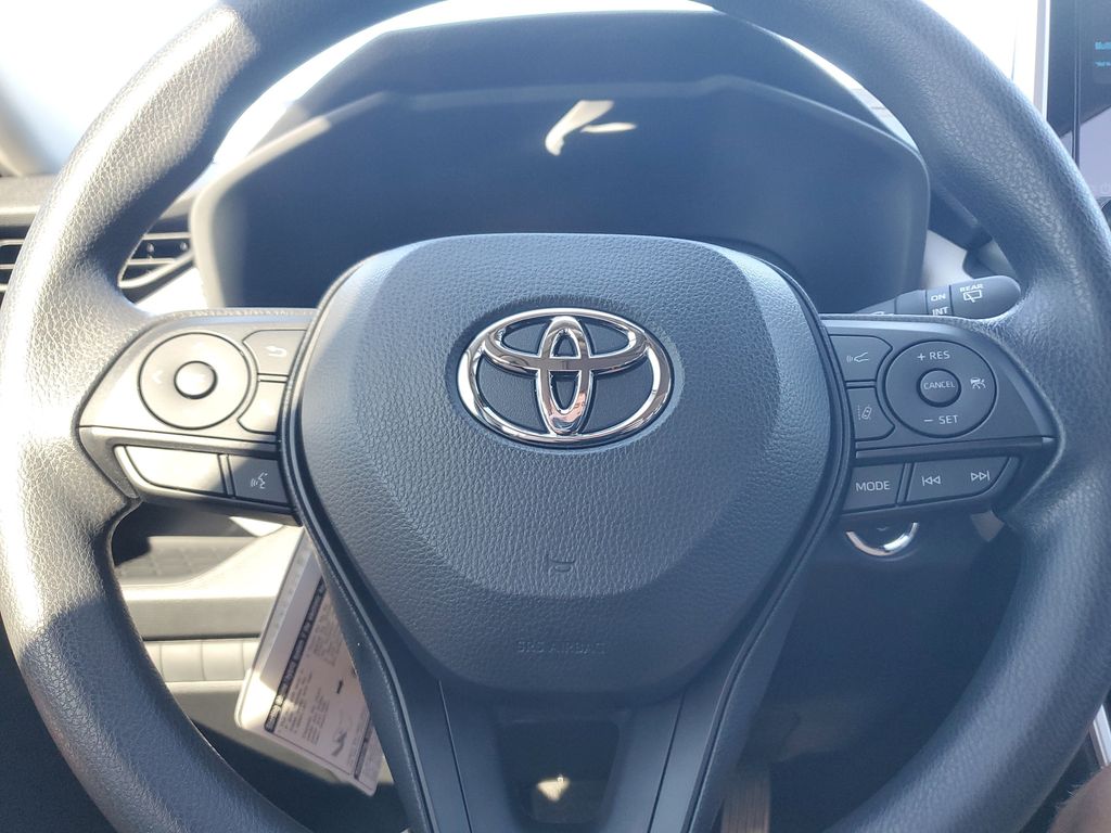 2025 Toyota RAV4 Hybrid XLE photo 18