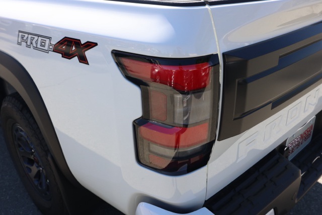 2026 Nissan Frontier Crew Cab PRO-4X photo 7
