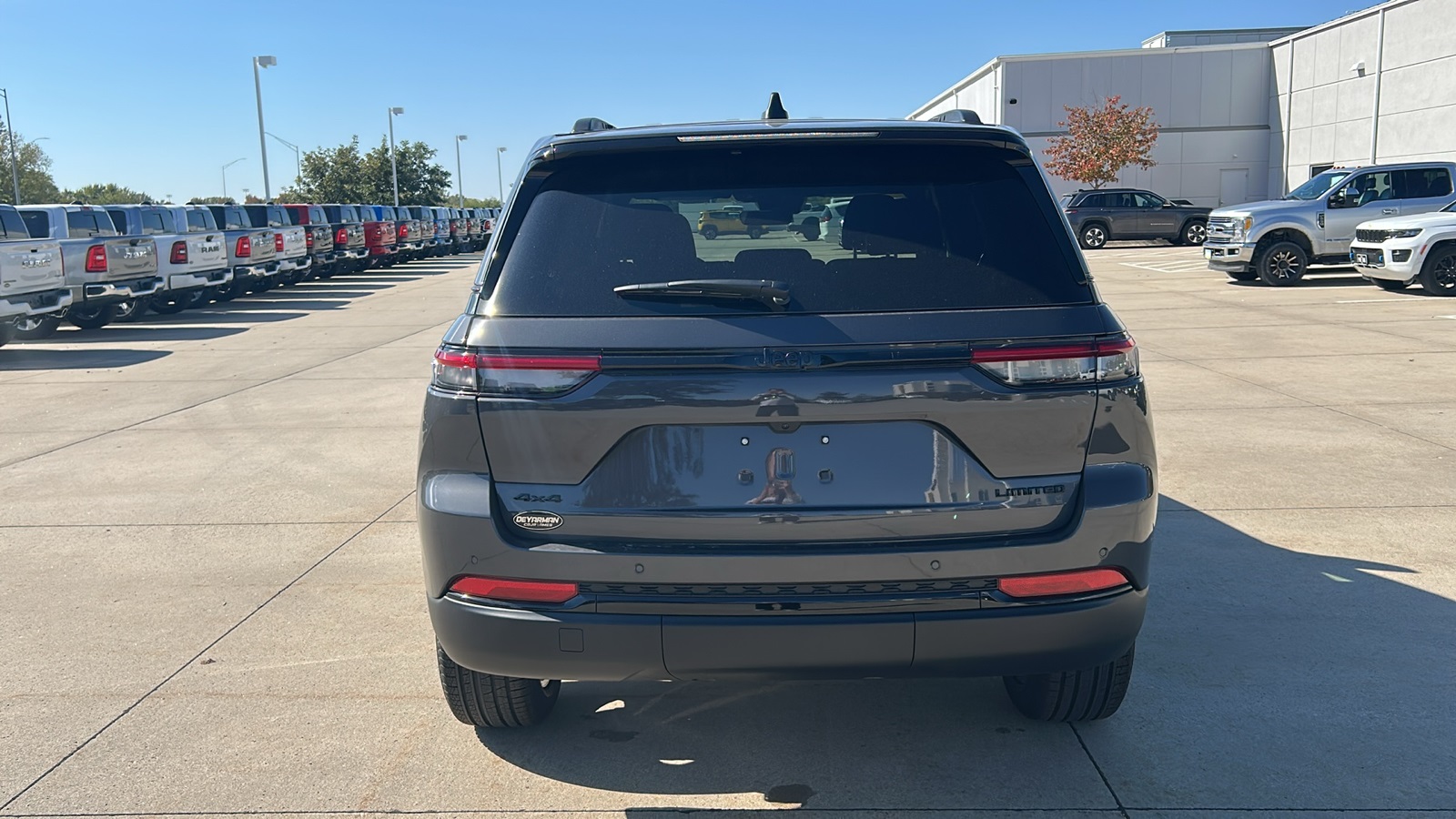 2025 Jeep Grand Cherokee Limited photo 4
