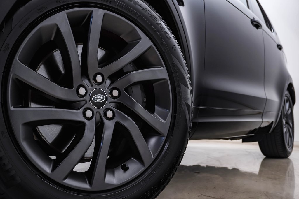 2023 Land Rover Discovery S R-Dynamic photo 4