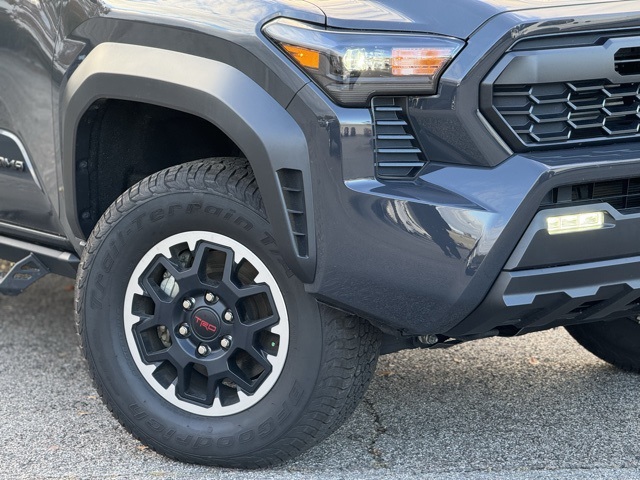 2024 Toyota Tacoma TRD Sport photo 2