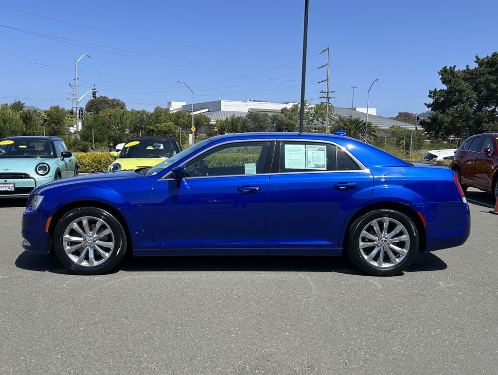 Used 2018 Chrysler 300 Touring with VIN 2C3CCARG1JH251024 for sale in Corte Madera, CA