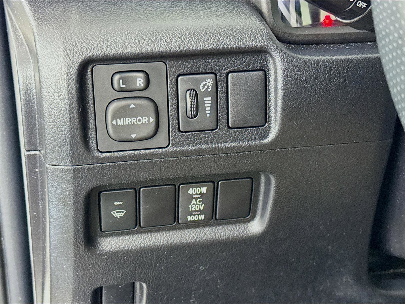 2015 Toyota 4Runner SR5 photo 9