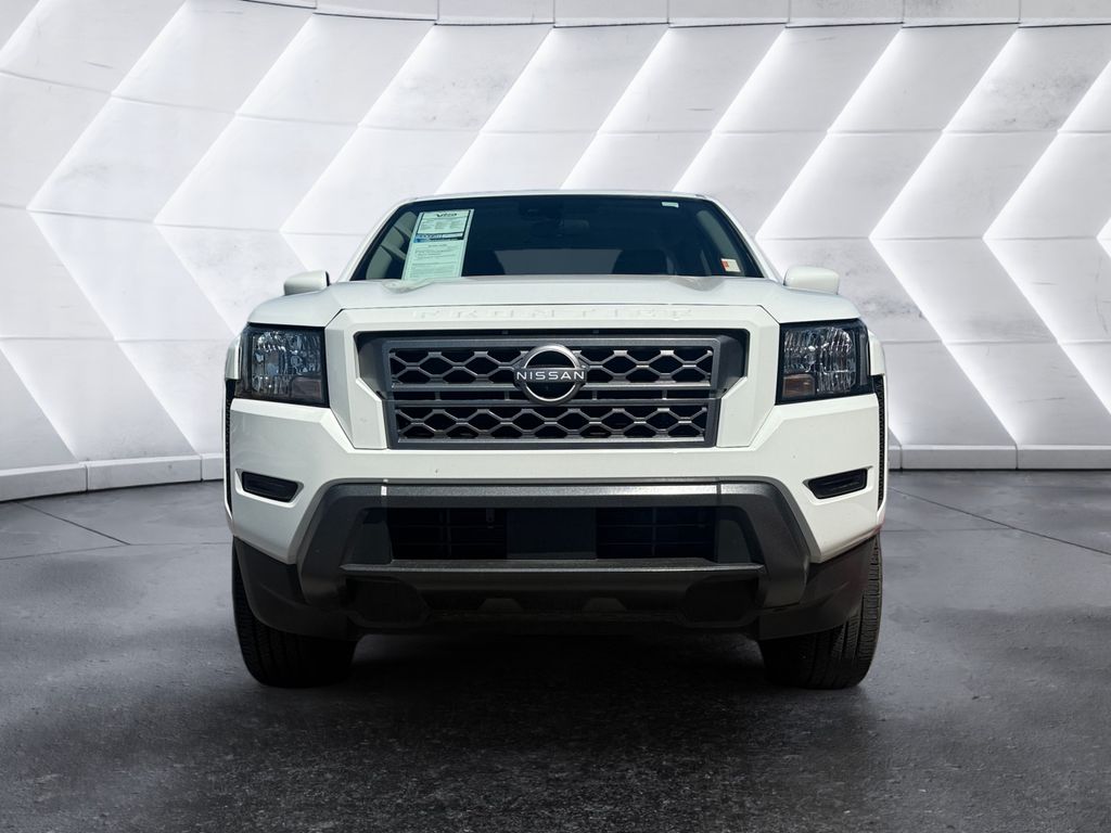 2024 Nissan Frontier SV photo 2