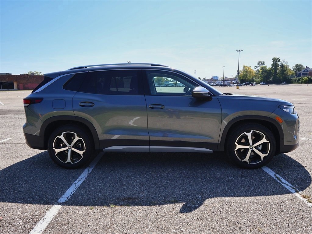 2025 Volkswagen Tiguan SE photo 5