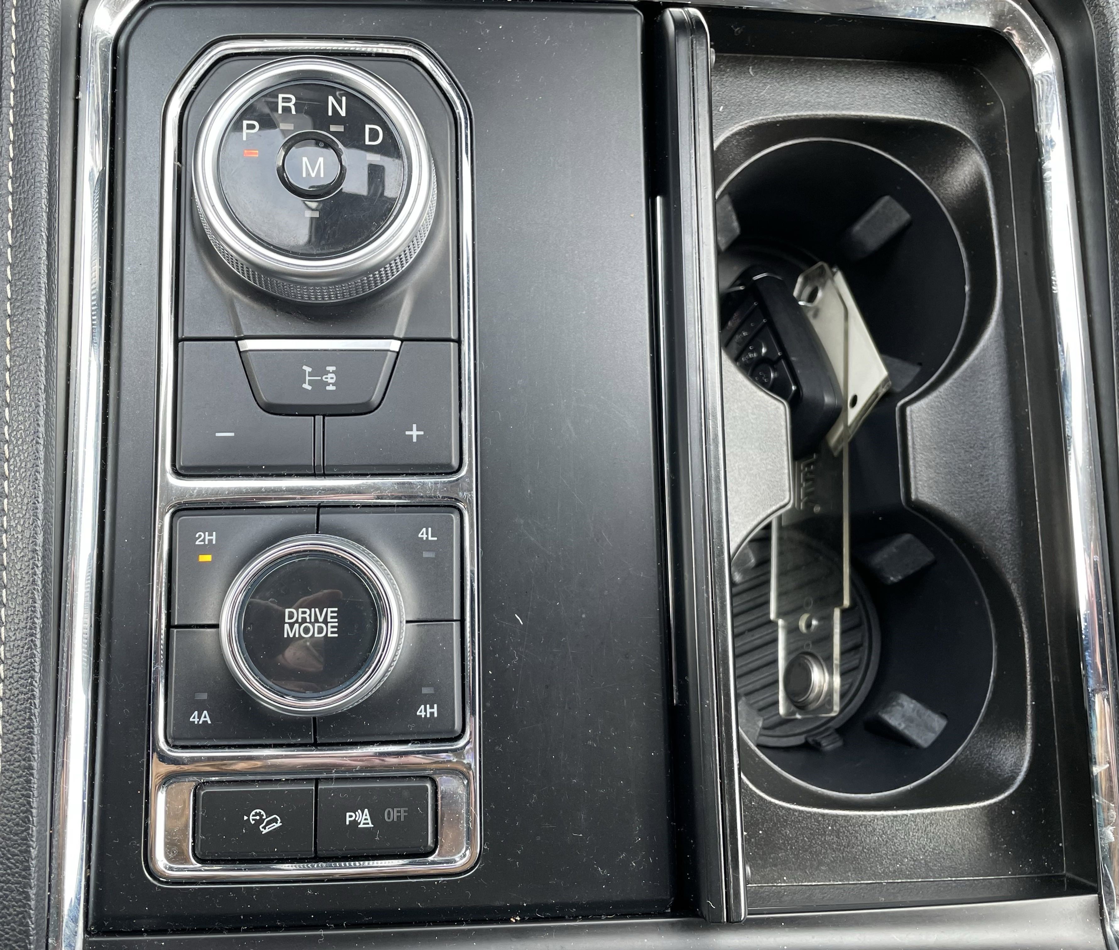 2022 Ford Expedition XLT photo 6