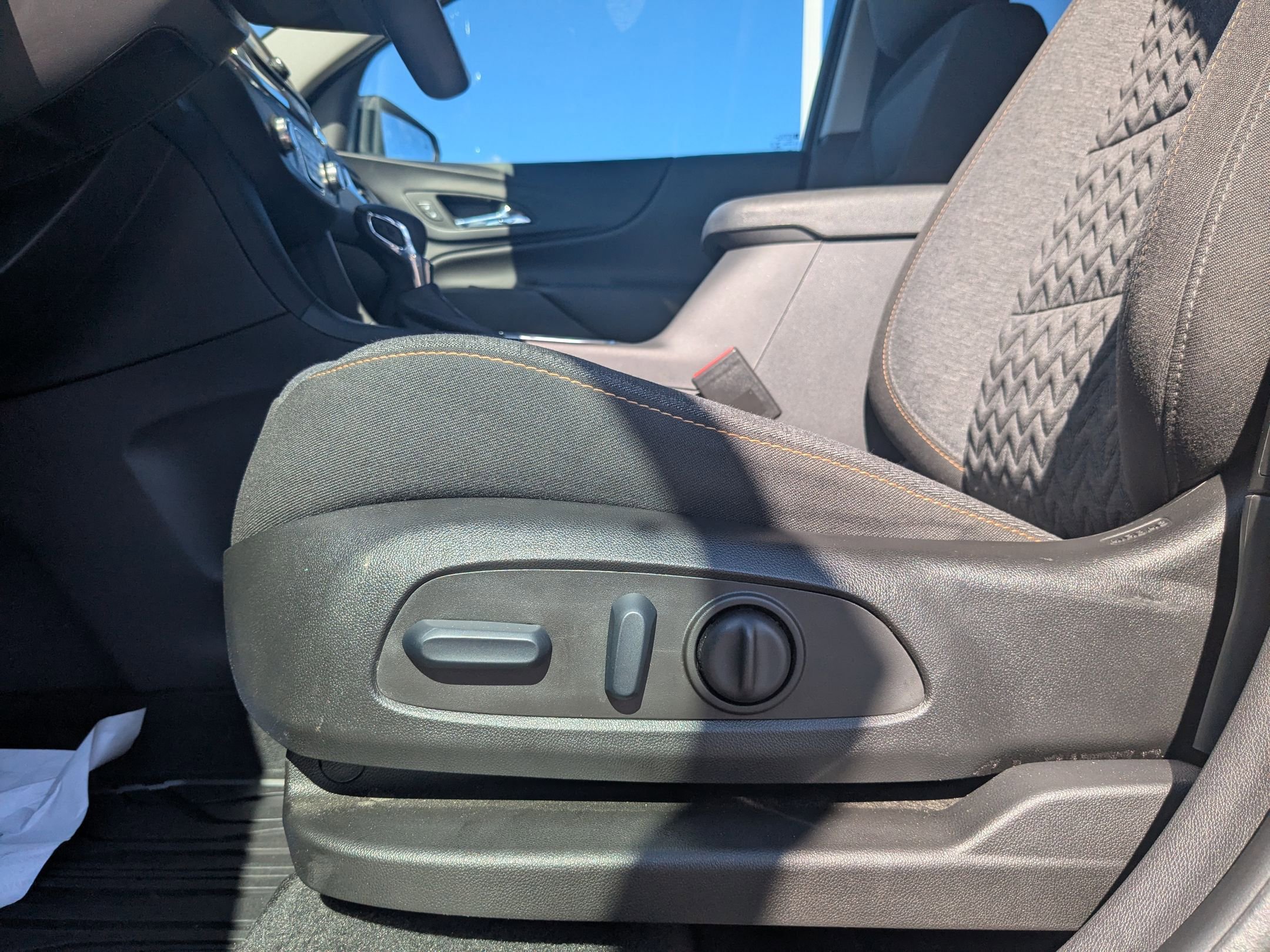 2022 Chevrolet Equinox LT photo 14