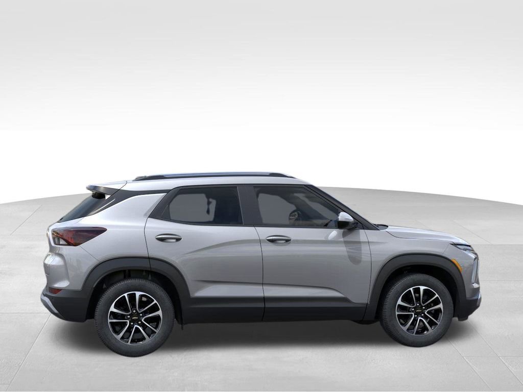 2026 Chevrolet Trailblazer LT photo 2