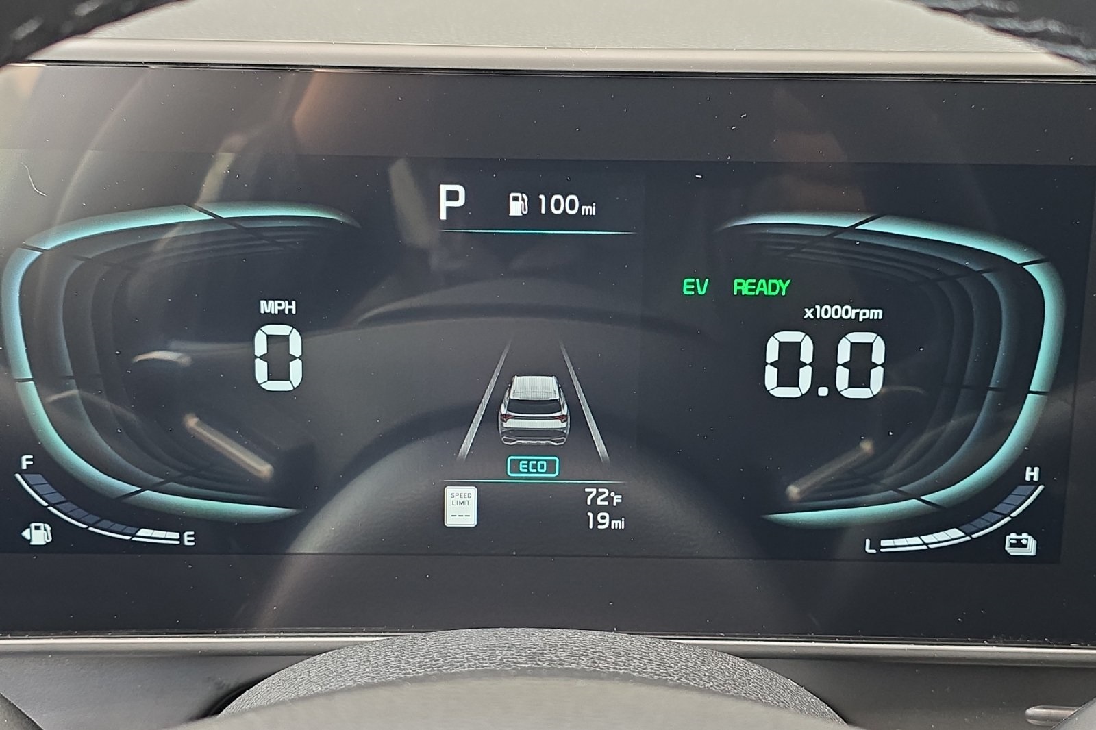2025 Kia Sportage Hybrid EX photo 18