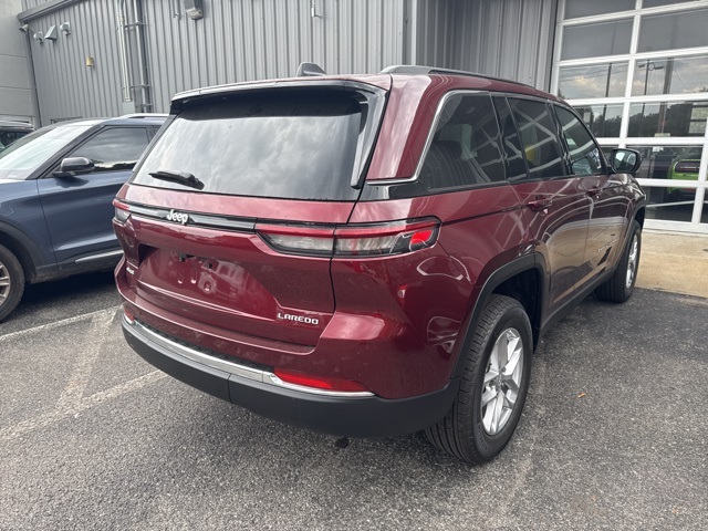 2025 Jeep Grand Cherokee Laredo X photo 3