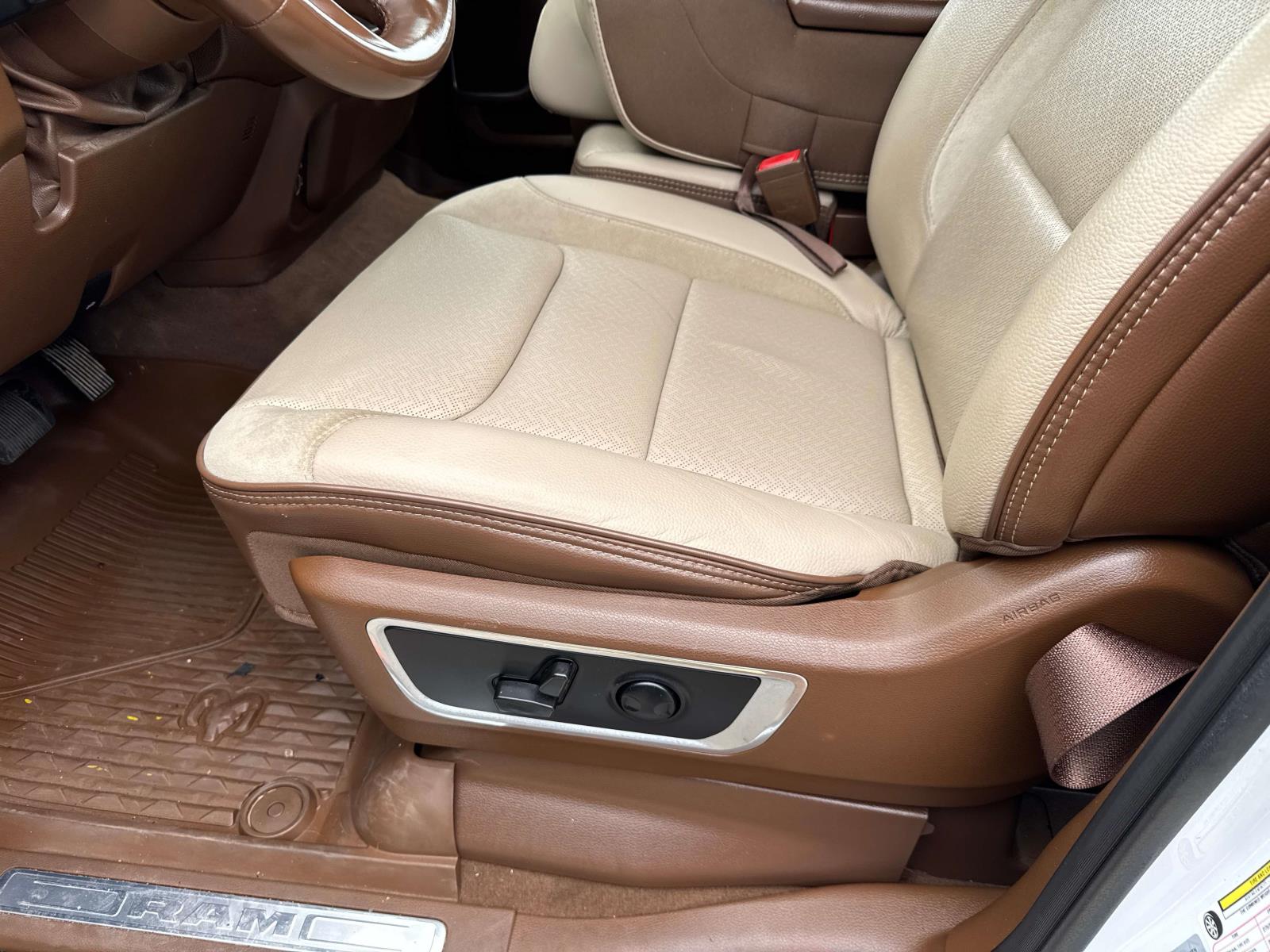 2022 Ram 1500 Laramie photo 14