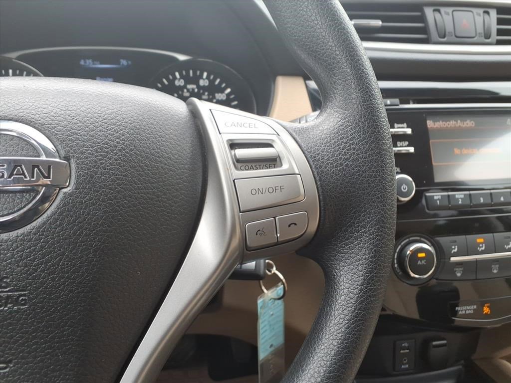 2016 Nissan Rogue S photo 14