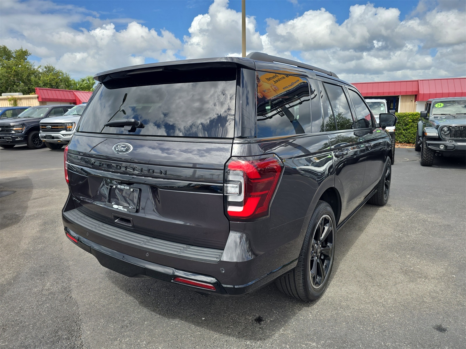 2024 Ford Expedition Limited photo 3