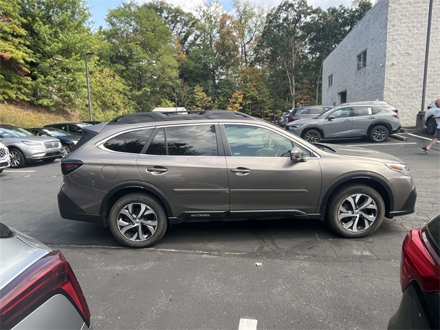 2021 Subaru Outback Limited XT photo 2