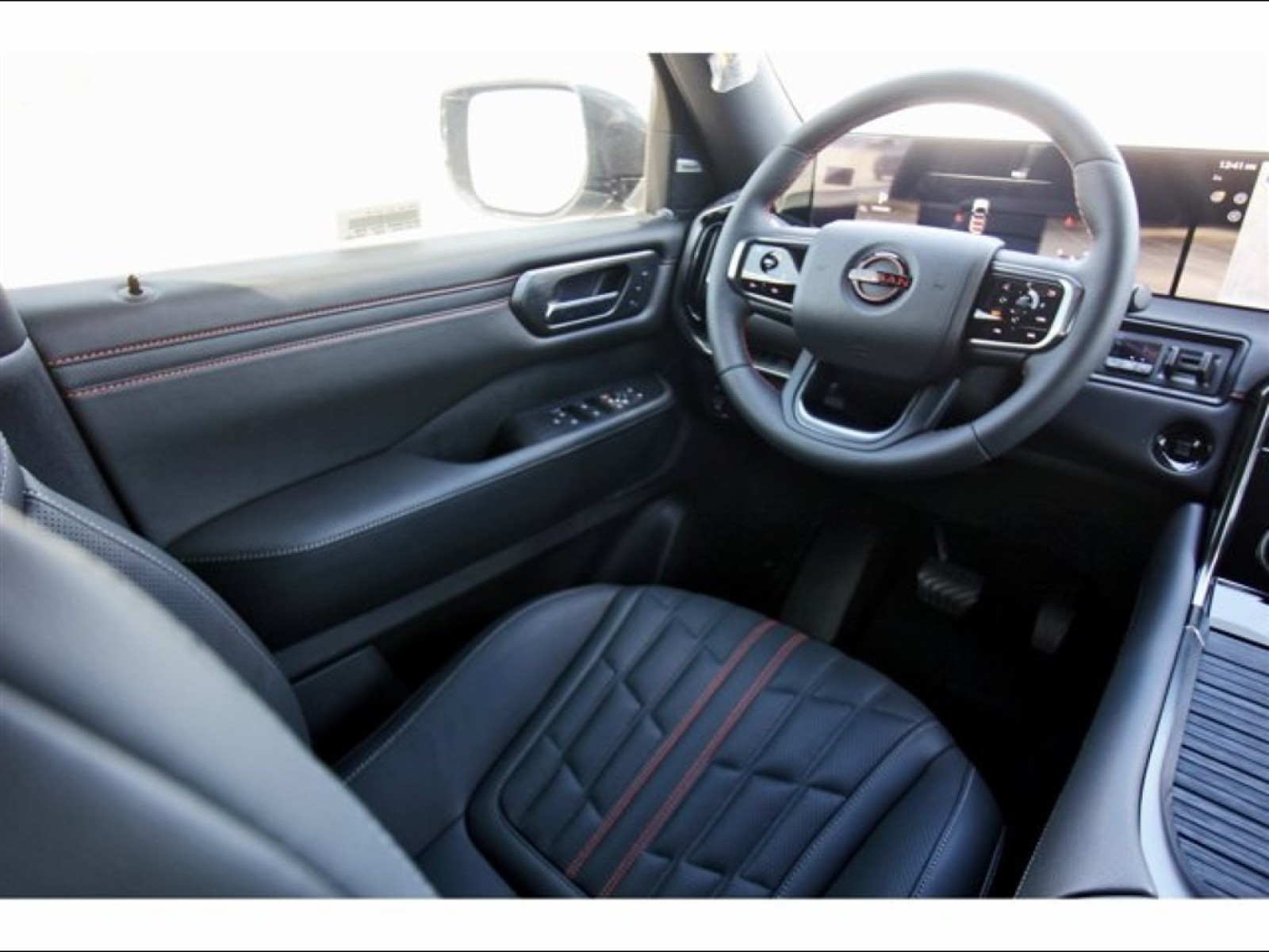 2025 Nissan Armada PRO-4X® - 6