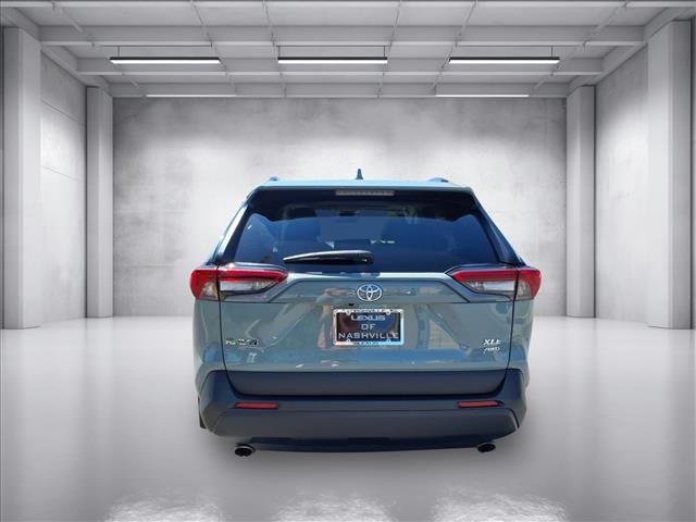 2022 Toyota RAV4 XLE photo 4