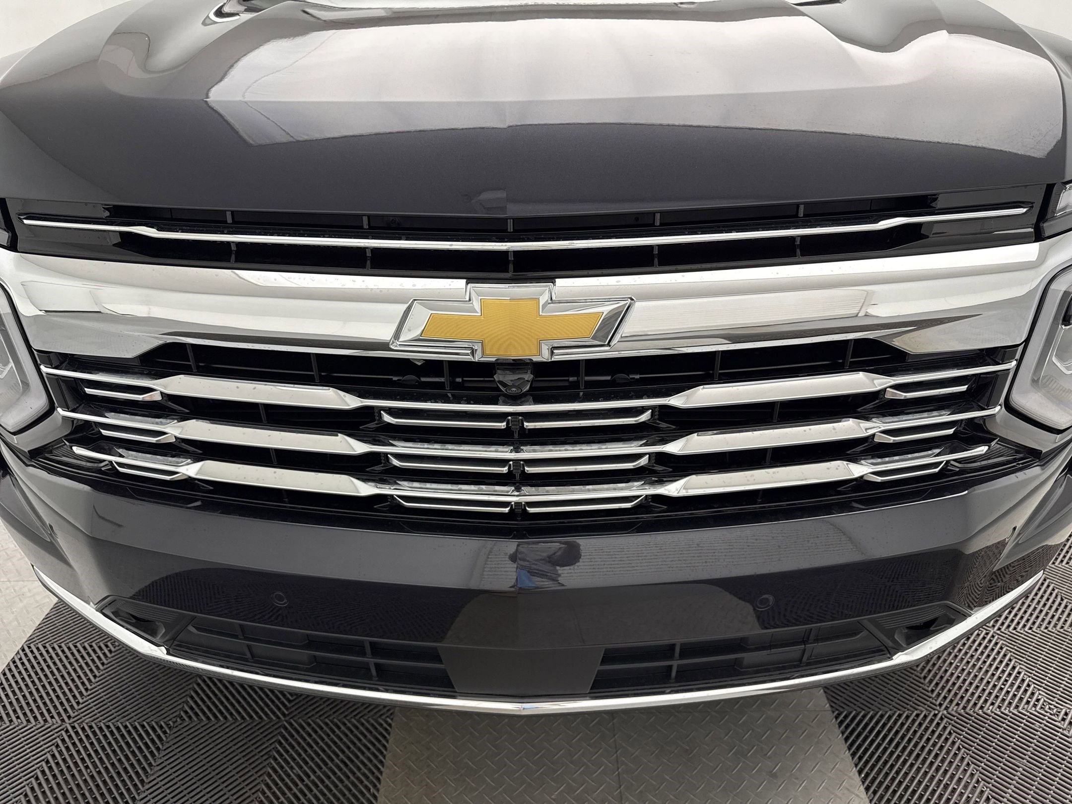2025 Chevrolet Suburban Premier photo 24