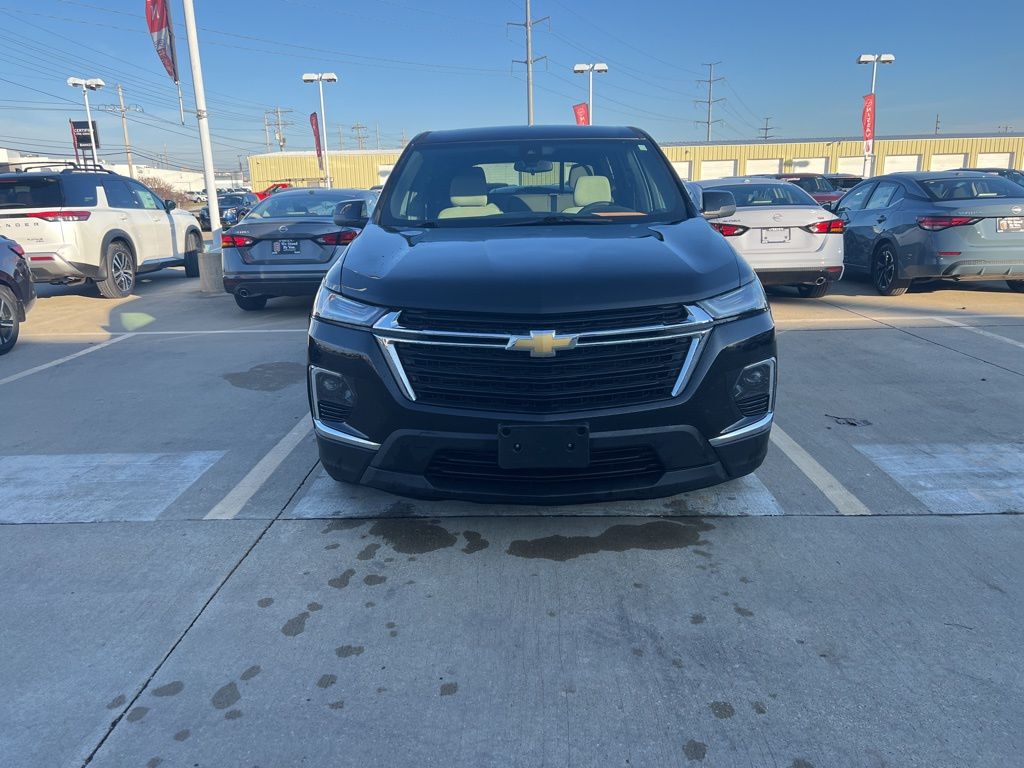2022 Chevrolet Traverse LS photo 2