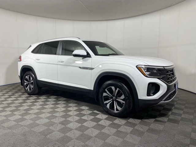 2025 Volkswagen Atlas Cross Sport SE photo 2