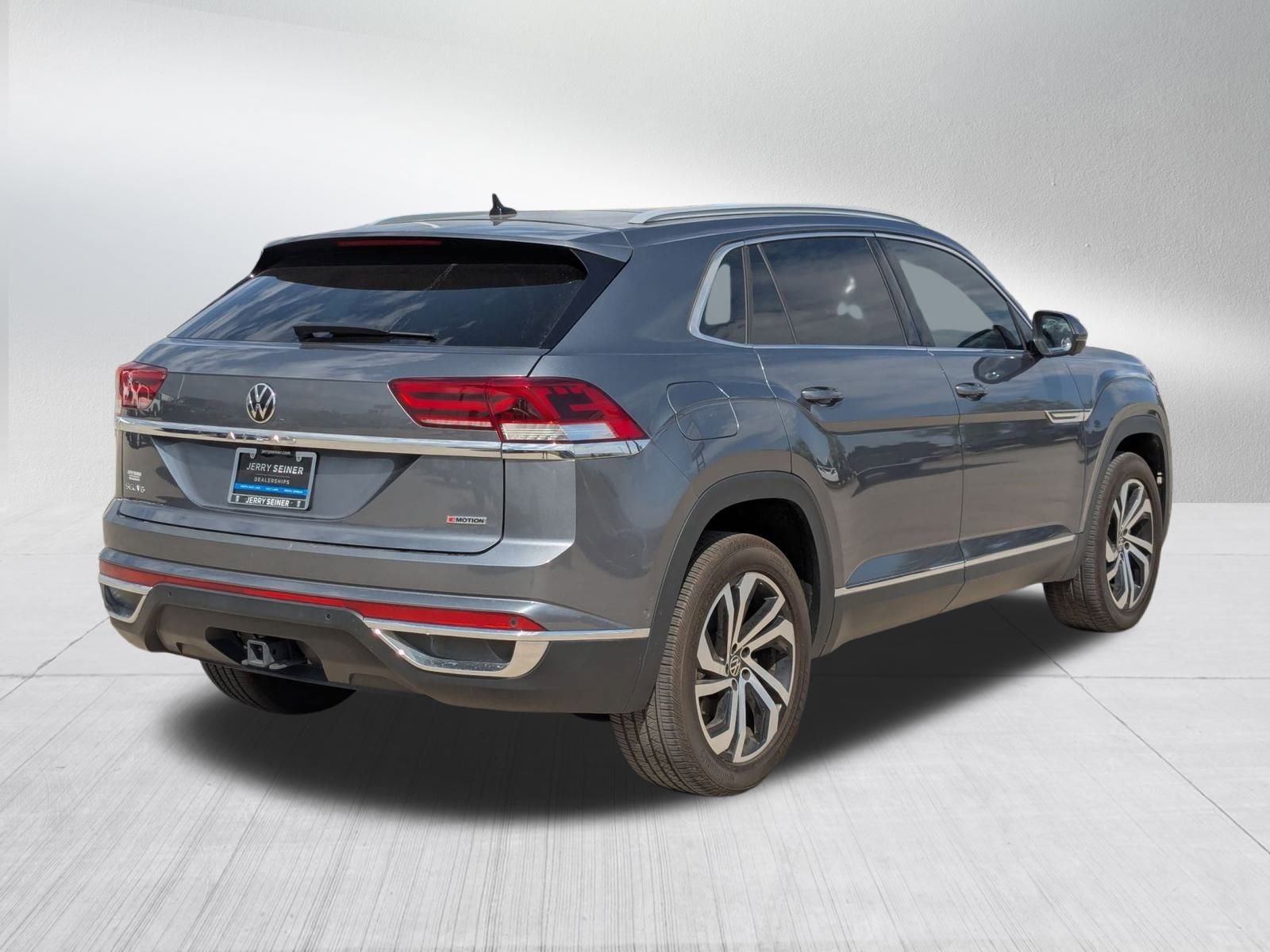 2021 Volkswagen Atlas Cross Sport V6 SEL Premium photo 4
