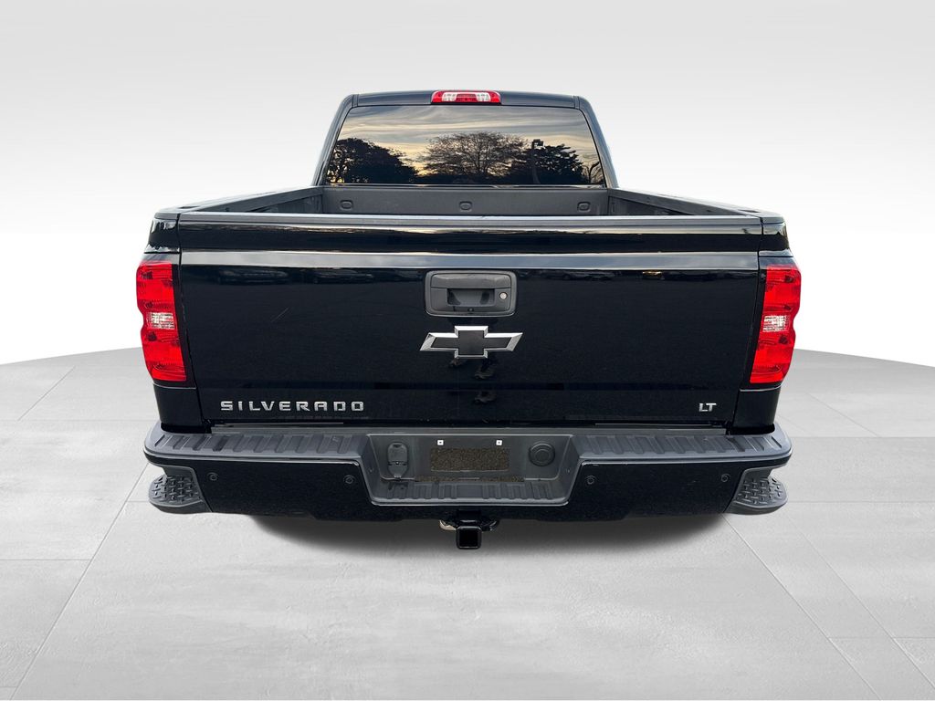 2018 Chevrolet Silverado 1500 LT photo 4