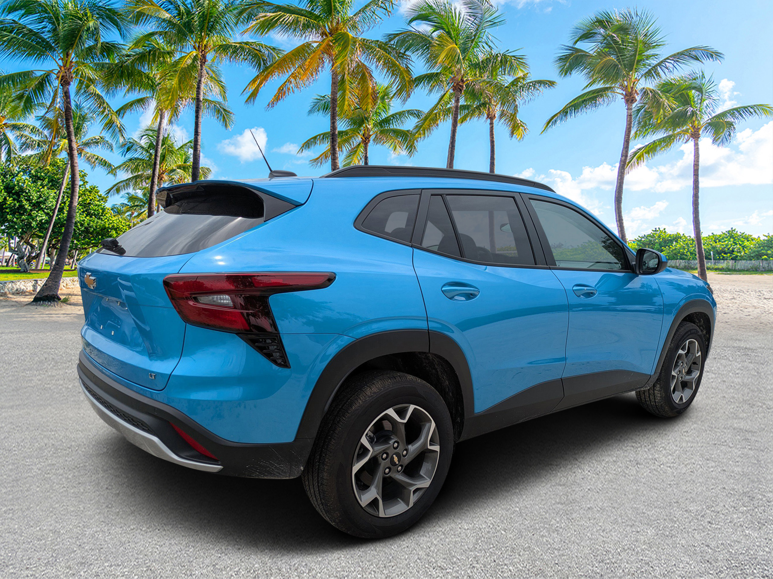 2025 Chevrolet Trax LT photo 2