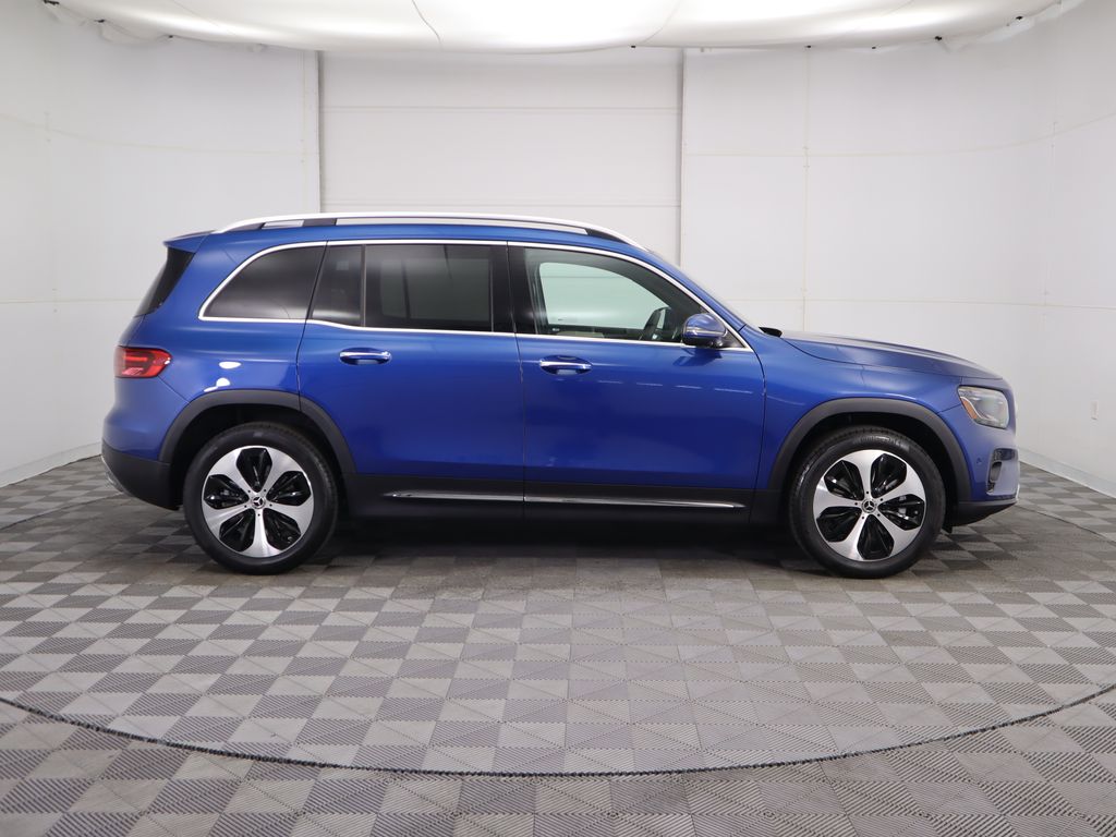 2026 Mercedes Benz GLB 250 photo 4