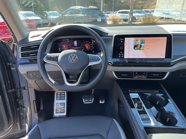2025 Volkswagen Atlas Peak Edition SE photo 15