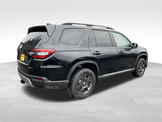 2025 Honda Pilot TrailSport photo 2